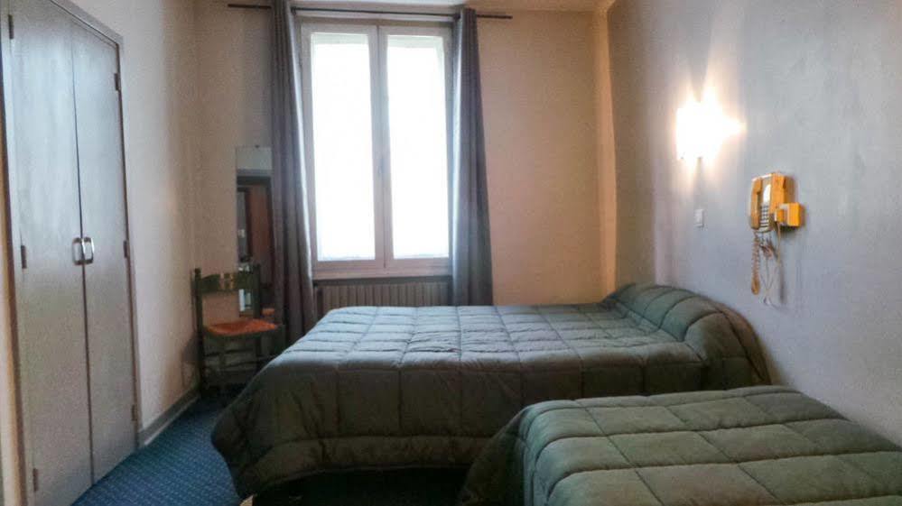 Logis Hotel Saint Jacques 瓦朗斯 外观 照片