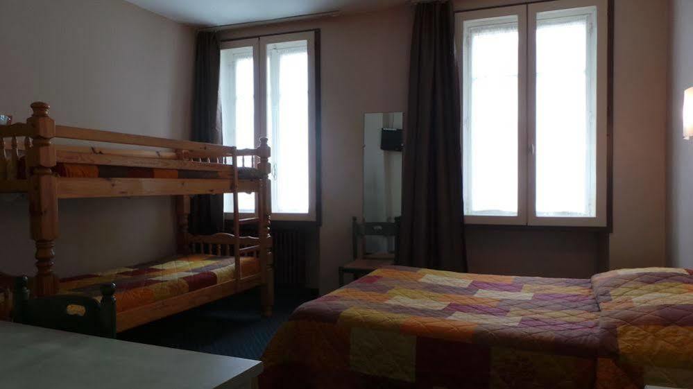 Logis Hotel Saint Jacques 瓦朗斯 外观 照片