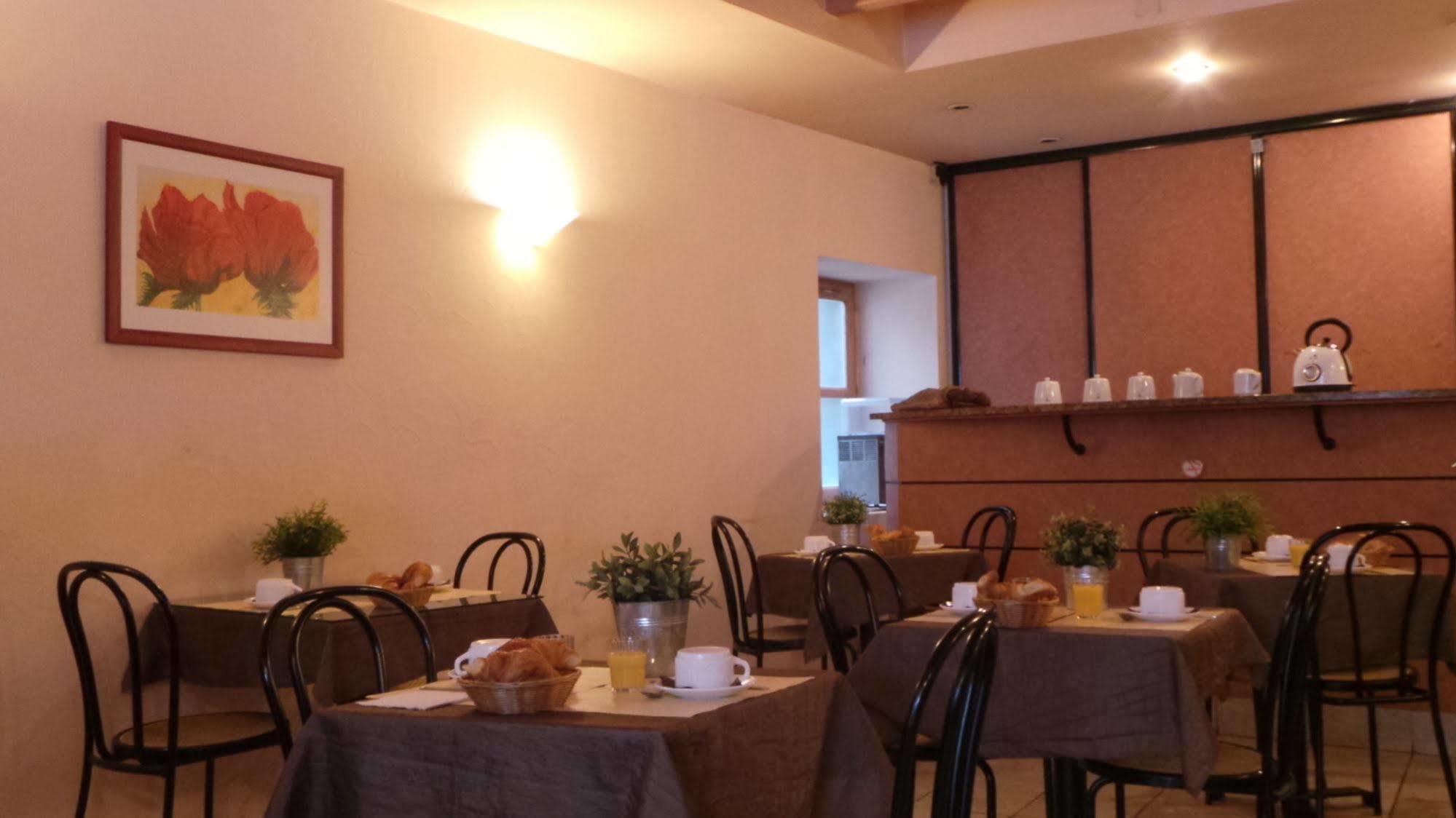 Logis Hotel Saint Jacques 瓦朗斯 外观 照片