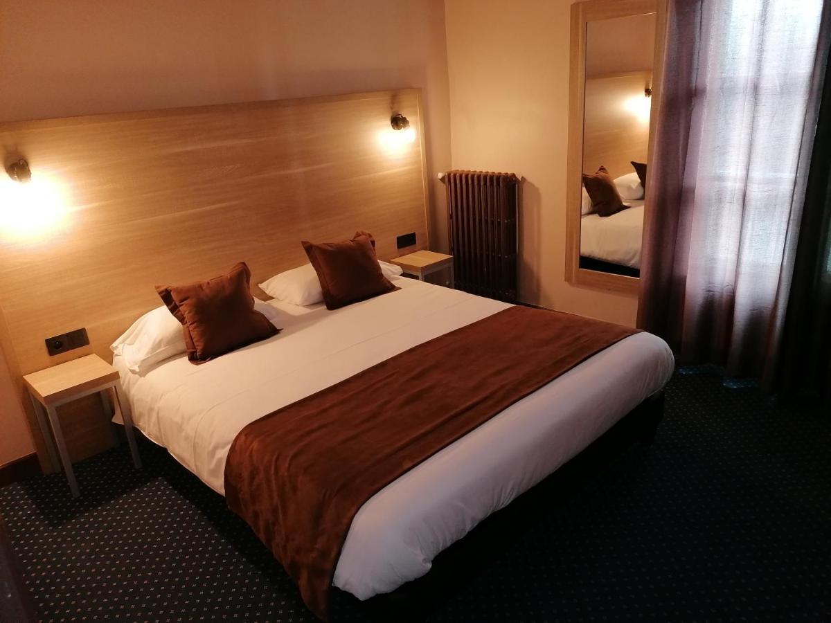 Logis Hotel Saint Jacques 瓦朗斯 外观 照片